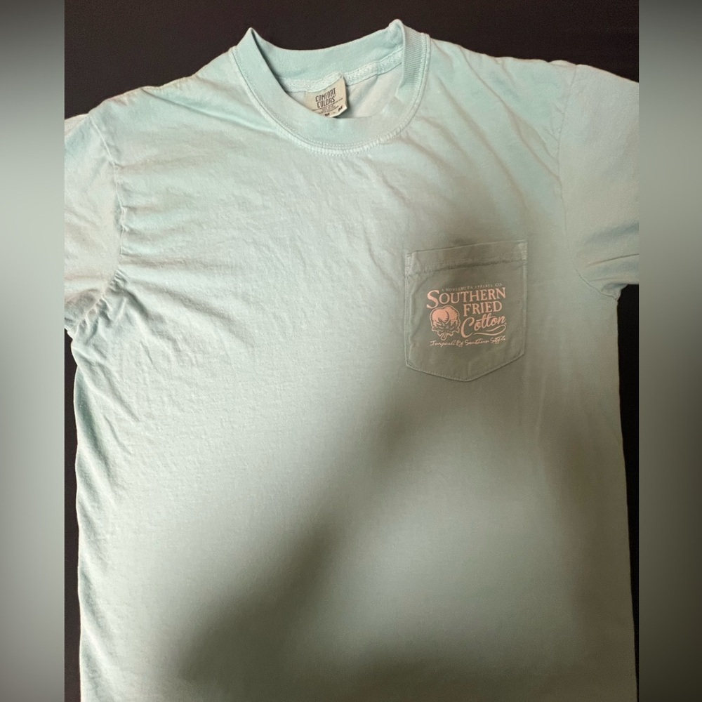 Southern Fried Cotton Seafoam Green Pocket Tee
Size Med.Good Condition PRESHRUNK